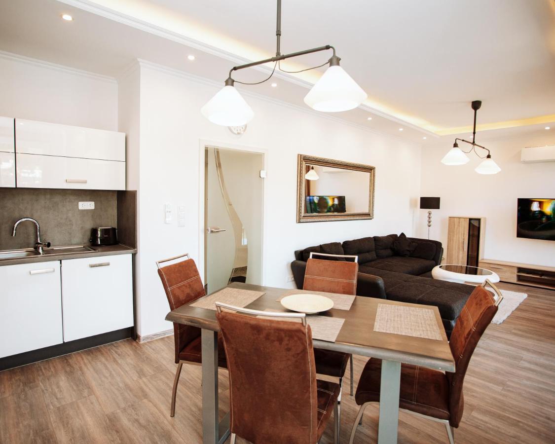 Ferienhaus Moselpromenade 摩泽尔河畔的泽尔 外观 照片