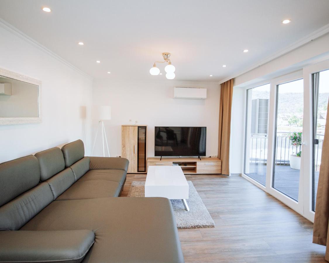 Ferienhaus Moselpromenade 摩泽尔河畔的泽尔 外观 照片