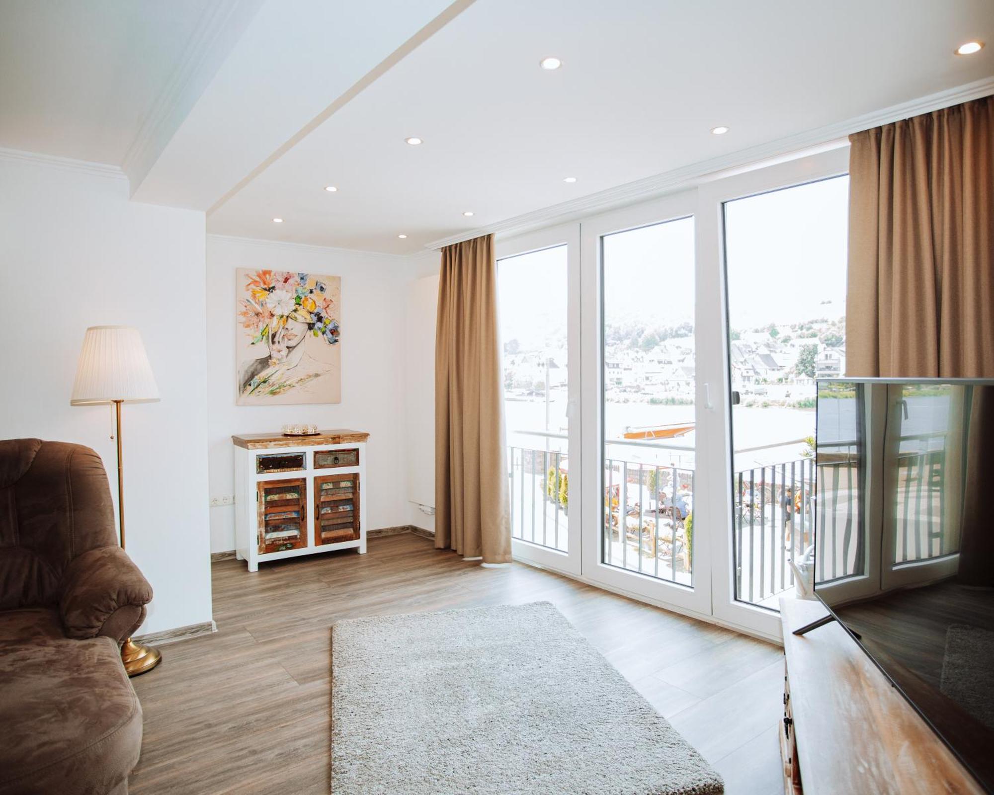 Ferienhaus Moselpromenade 摩泽尔河畔的泽尔 外观 照片